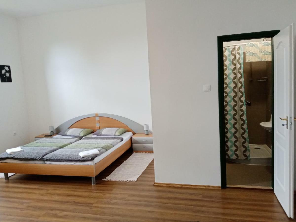 Vendektanya Vendeghaz 호텔 터폴차 외부 사진